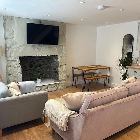 Cosy Modern Miners Cottage Llanllechid Bagian luar foto