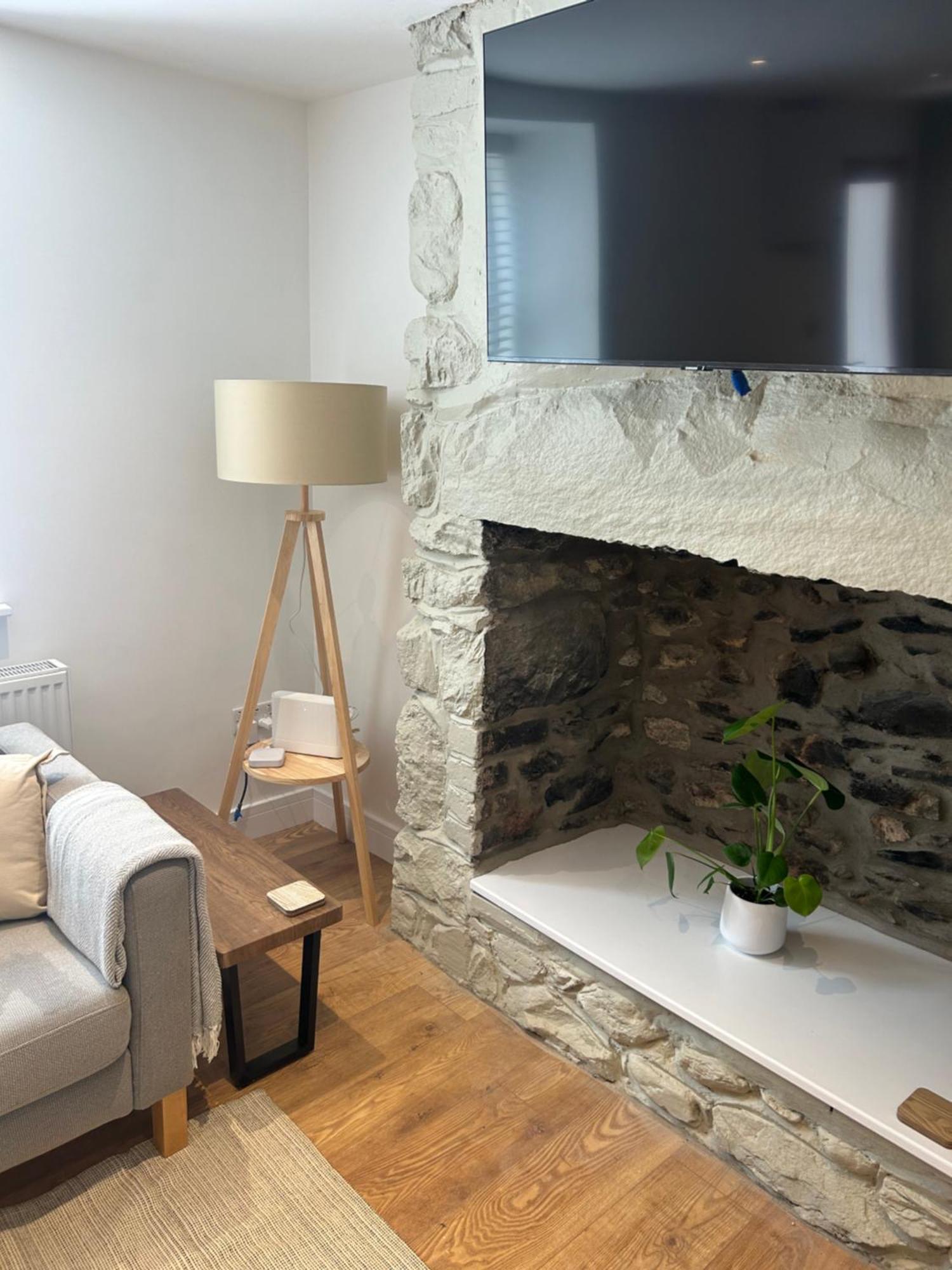 Cosy Modern Miners Cottage Llanllechid Bagian luar foto