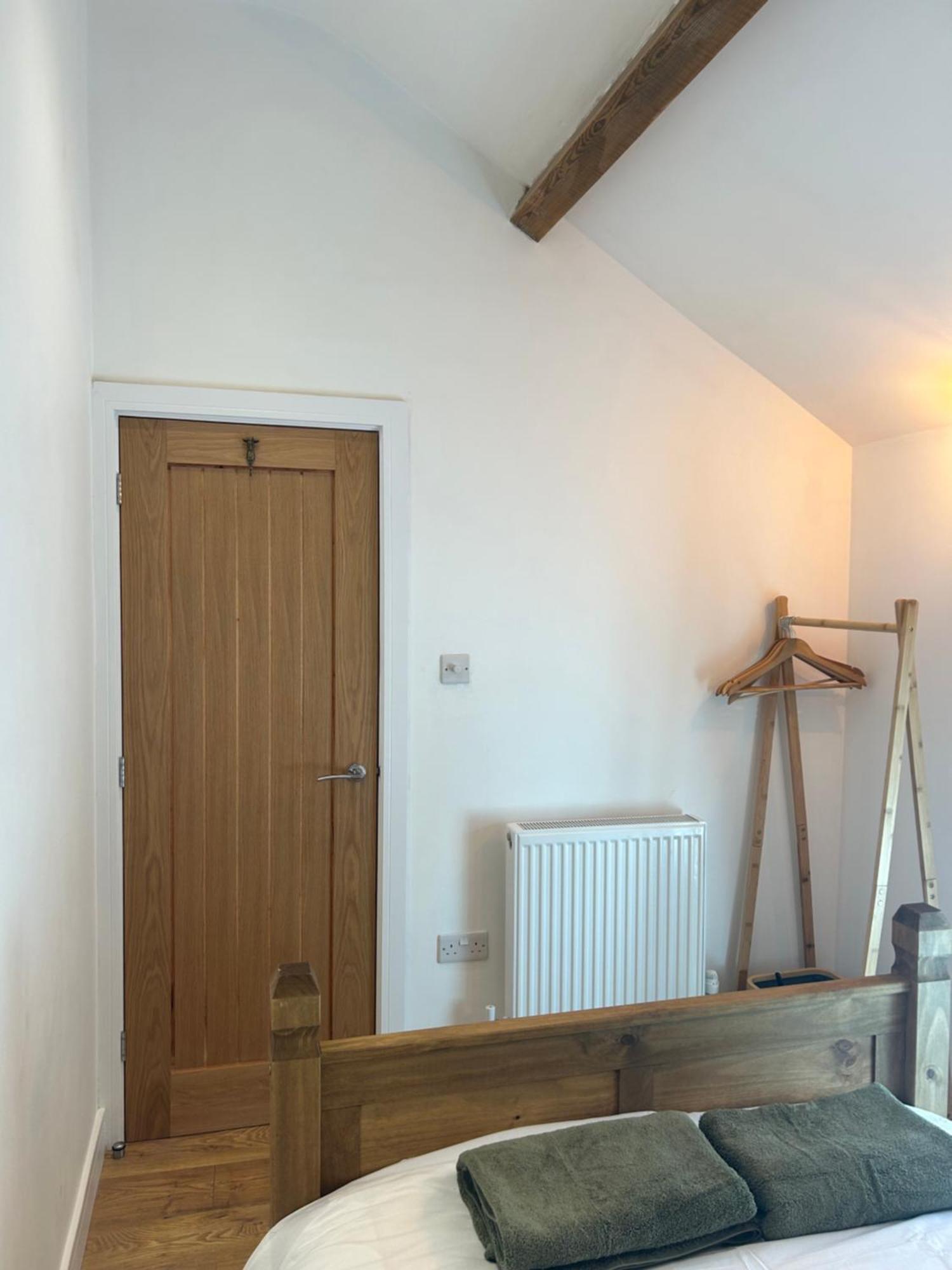 Cosy Modern Miners Cottage Llanllechid Bagian luar foto
